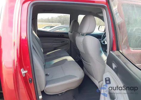 2013 Toyota Tacoma Base V6 z USA, uszkodzony, nr VIN 3TMLU4EN2DM105557